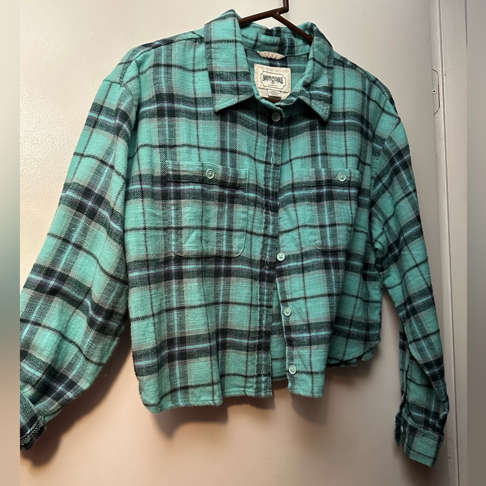Abercrombie crop flannel button up shirt Size M